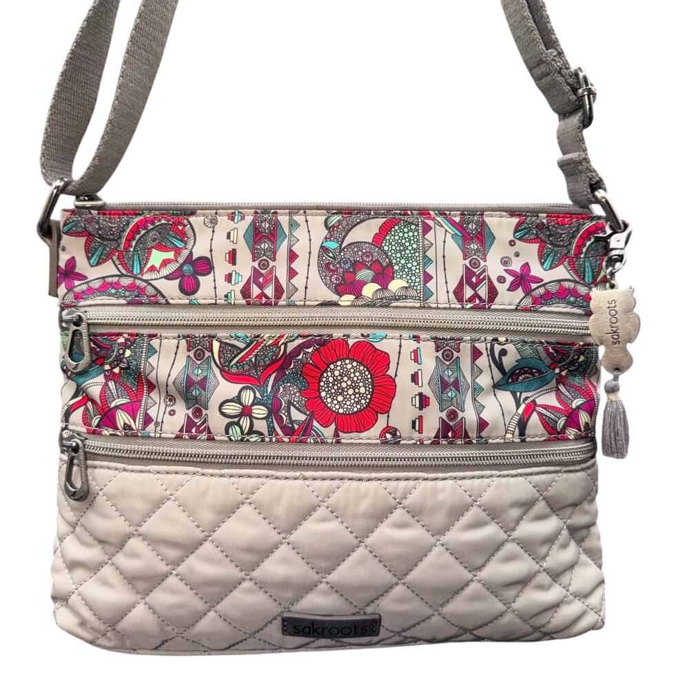 Sakroots Kota Crossbody Bag Quilted Gray Floral Boho Multi Pocket Purse